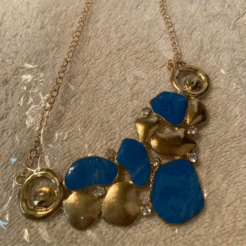 NECKLACE METAL MATERIAL BLUE AN GOLD LITTLE STONES